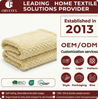 Couverture en flanelle ignifuge 100 % polyester Orvetex Sustainable Choice, style européen, rectangulaire, motif à pois, quatre motifs.