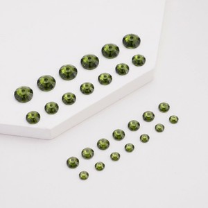 Cuentas de diamantes de imitación de resina epoxi de olivino fresco de 5 mm con parte trasera plana y orificio central para coser, para la fabricación de colgantes <span class=keywords><strong>en</strong></span> forma de lágrima y accesorios de joyería - Product Image 1