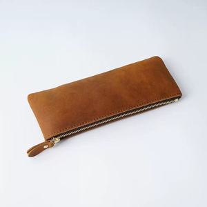 Bolígrafo <span class=keywords><strong>de</strong></span> cuero genuino <span class=keywords><strong>de</strong></span> lujo 2025 con estuche con cremallera Patrón <span class=keywords><strong>de</strong></span> hilo <span class=keywords><strong>de</strong></span> moda Logotipo personalizado <span class=keywords><strong>para</strong></span> <span class=keywords><strong>adolescentes</strong></span> - Product Image 6