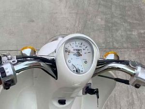 มอเตอร์ไซค์มือสอง Honda 55 Series, เครื่องยนต์ระบายความร้อนด้วยน้ำ, 65 ซีซี, วิ่งมาแล้วมากกว่า <span class=keywords><strong>3</strong></span>,<span class=keywords><strong>400</strong></span> กม., โครงอะลูมิเนียมอัลลอยด์ทั้งคัน, สไตล์เรโทรและหรูหรา - Product Image 5