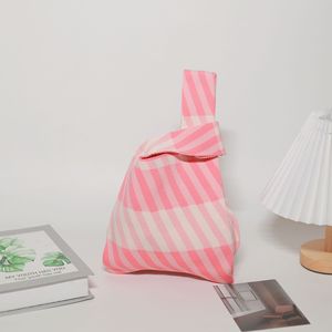 Sac de coeur tricoté pour femmes fermeture ouverte fourre-tout seau sac cadeau Happy Shop Companion sac tissé - Product Image 4