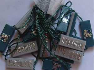 Sello de bloqueo de cuerda Etiqueta en relieve Etiquetas colgantes Etiquetas PE Ropa Zapatos Bolsa Maleta Accesorios Logotipo de marca en relieve Sello de plástico - Product Image 6