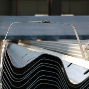 Meilleur <span class=keywords><strong>prix</strong></span> pour les rails en acier en forme de W, garde-corps de route et de voie ferrée, barrière anti-collision ou anti-trafic pour voie publique, fabriqué en panneaux de clôture métalliques - Product Image 6