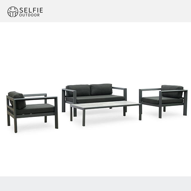 สีเทาเข้ม