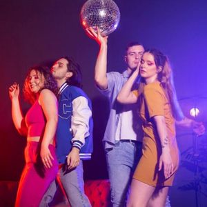 Wholesale Mirror <strong>Disco</strong> <strong>Ball</strong> Handmade 8-Inch Silver Glass Modern Hanging Party Decorations Big Party Design High Quality Low MOQ - Product Image 5