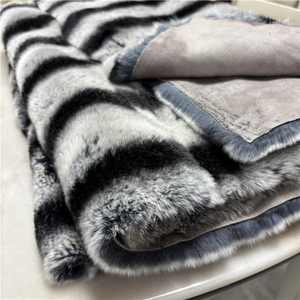 Couverture en fourrure de lapin Rex chinois - Product Image 3