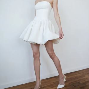 Vestido de Fiesta sin Tirantes Personalizado OEM, Silueta de Vestido de Novia Corto en Color Marfil - Product Image 3