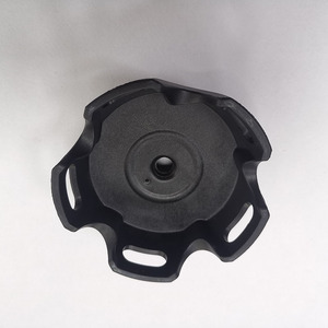 Moule de moulage par injection personnalisé pour pièces de dispositifs médicaux avec résistance à l'usure et traitement par trempage - Product Image 2