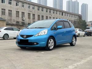 Khuyến mãi nóng! Nhà sản xuất cung cấp xe Honda FIT 2011, 1.5L, 120HP, số sàn, phiên bản Deluxe, sedan, đã qua sử dụng, sử dụng xăng, xe con. - Product Image 2