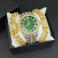 4 pièces de montres incrustées de diamants à grand cadran avec bracelets cubains 2 montres de style hip-hop à la mode ensemble de bijoux