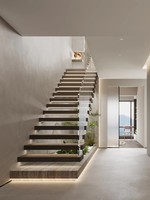 Escaliers à marches empilées au design moderne populaire, marches en pierre de marbre de quartz de luxe avec éclairage LED, garde-corps en verre, escalier en gros