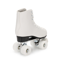 Patins à roulettes Quad extérieurs professionnels chaussures traditionnelles à quatre roues pour la location de patinoire