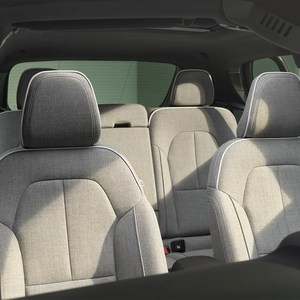 Excelente rendimiento 7 velocidades doble embrague 180km 2,0 T <span class=keywords><strong>VOLVO</strong></span> <span class=keywords><strong>XC40</strong></span> 2024 coche compacto SUV <span class=keywords><strong>VOLVO</strong></span> <span class=keywords><strong>XC40</strong></span> EV FWD <span class=keywords><strong>AWD</strong></span> - Product Image 6