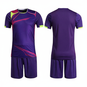 Ensemble de maillots de football en polyester respirant, nouveau design personnalisé, impression numérique de qualité supérieure, uniforme sportif unisexe pour adultes, impression d'équipe OEM - Product Image 1