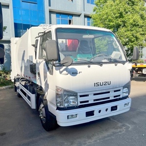 Camion à ordures compacteur ISUZU 100P de petite taille, 5 m³, à vendre - Product Image 2