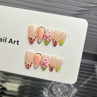 TSZS Faux Ongles à Presser de Luxe Faits Main, Amande Sculptée 3D Florale, avec Perles et Clous Dorés, French Manucure, Vente en Gros