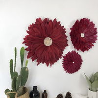 Vente en gros d'art mural nordique moderne Boho africain Juju Hat en plumes Décoration murale pour la décoration intérieure Noël Salon Chambre