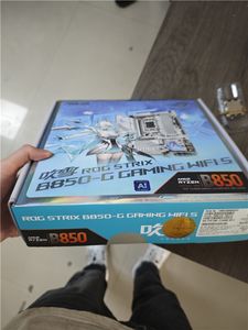 Nuovissima come la scheda madre da gioco US ROG Strix B850-G - Socket AMD AM5 PCIe 5.0 DDR5 - Product Image 2