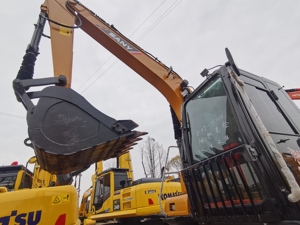 SANY SY135C 90% nouvelle pelle sur chenilles Performance d'occasion équipement mécanique Stable 13 tonnes pour moteur à engrenages ISUZU 2018 - Product Image 3