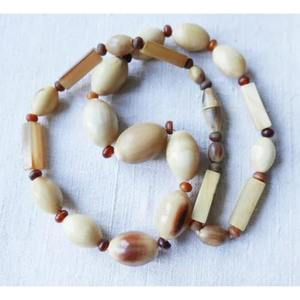 Collar de cuentas redondas hecho a mano de alta calidad, joyería de diseño elegante, collar ligero para ocasiones especiales en venta. - Product Image 6