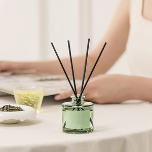 Aceite Esencial de Aromaterapia de Té Nuevo en Botella de Vidrio Cilíndrica de 50 ml, Modelo ZH3601, Fragancia Duradera y Sostenible para Hoteles, Hogares e Interiores - Product Image 5