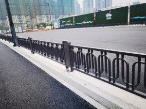 Venta al por mayor de barandillas de carretera a ambos lados de la carretera, vallas de separación y protección de carreteras