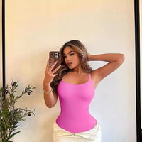 Combinaison short triangle moulante sexy à bretelles pour femme, style international européen et américain, collection été 2026
