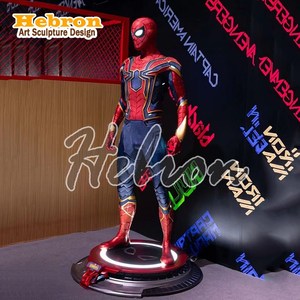 Sculpture en résine FRP <span class=keywords><strong>Marvel</strong></span> <span class=keywords><strong>Avengers</strong></span> <span class=keywords><strong>Spider</strong></span>-<span class=keywords><strong>Man</strong></span> en gros pour la décoration extérieure des centres commerciaux - Product Image 4