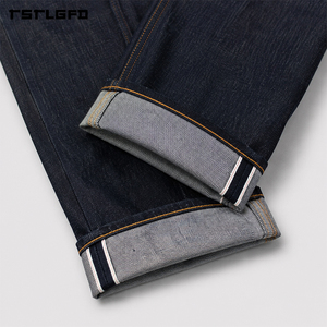 Jeans de mezclilla japonesa selvedge de 14 oz, corte y confección, índigo oscuro premium, denim crudo, corte recto ajustado, con dobladillo cosido con hilo dorado. - Product Image 3