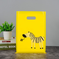 Sacs en plastique réutilisables durables jaunes à imprimé mixte de dessins animés d'animaux et d'alphabet pour la promotion de la marque