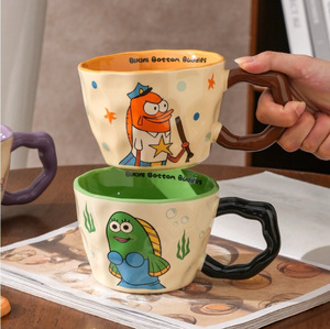Mug Keramik Buatan Tangan Estetis Desain Pasangan Ikan Kartun Lucu Kapasitas Besar Aman untuk Mesin Cuci Piring dan Microwave Cangkir Air Kawaii untuk - Product Image 4