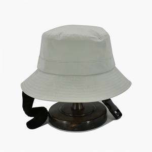 Casquette de surf imperméable pour l'extérieur Chapeau de surf en polyester avec logo personnalisé Chapeaux seau de surf réglables pour l'été - Product Image 2