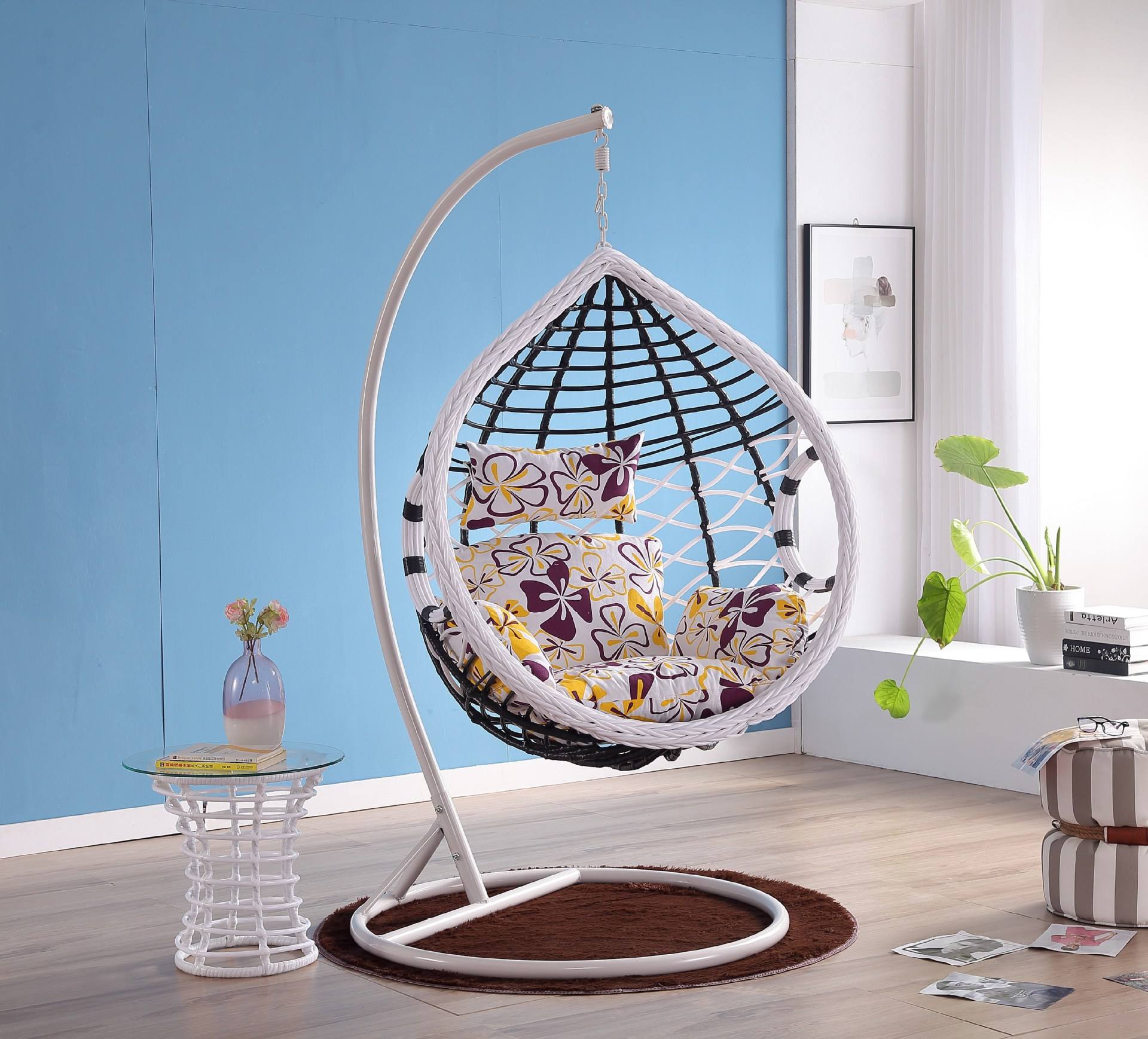 Coussin de livraison épais à torsion à la main blanc et noir