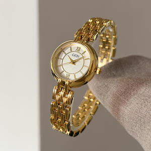 Reloj de Pulsera Dorado Retro Minimalista, Estilo Estudiantil, Alta Calidad, Aleación Resistente al Agua, Movimiento de Cuarzo - Product Image 1