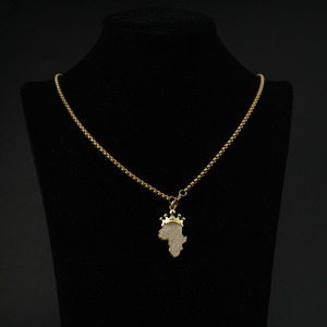 Collares con colgantes de diseño de mapa con corona, joyería de moda de latón brillante con incrustaciones, rellenos de oro y chapados en oro - Product Image 2