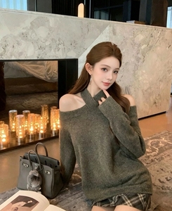 Schicker olivgrüner Pullover mit überkreuztem Ausschnitt und schulterfreiem Design |   Gemütlicher Strickpullover für Damen |   Herbst-Winter-Mode Streetwear OOTD - Product Image 1