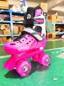 Chaussures de <span class=keywords><strong>roller</strong></span> JIAXIN pour enfants et adultes, <span class=keywords><strong>4</strong></span> <span class=keywords><strong>roues</strong></span>, double rangée, coque en maille PU, entièrement lumineuses, pour débutants, ABEC-7, légères, durables, unisexes - Product Image 4