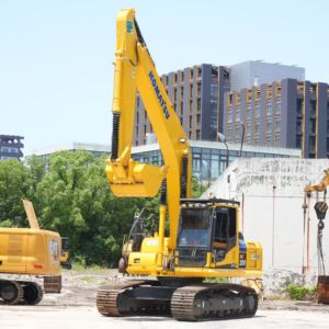 Excavatrice Komatsu PC200 d'origine Japon, 20 tonnes, sur chenilles, occasion, composants essentiels, moteur, vente de matériel de construction, modèle 2024, 1 exemplaire - Product Image 1