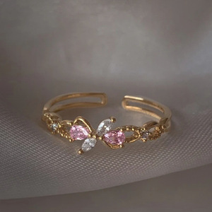 トレンドの18Kリアルゴールドメッキ銅製オープンリング、調節可能なスイートピンクパープルジルコンクリスタルバタフライサクラフラワーリング（女性用） - Product Image 5