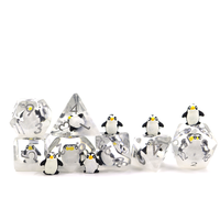 Ensemble de dés en résine polyédrique transparente DND, bords arrondis, avec pingouin à l'intérieur, ensemble de dés pour jeux de table DND RPG