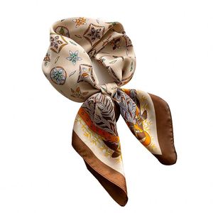 ผ้าเช็ดตัวทรงสี่เหลี่ยมขนาดเล็ก70ผืนผ้าพันคอแบบมืออาชีพพิมพ์ลายตัวอักษรสามมิติแนวย้อนยุคใหม่ฤดูใบไม้ผลิ - Product Image 5