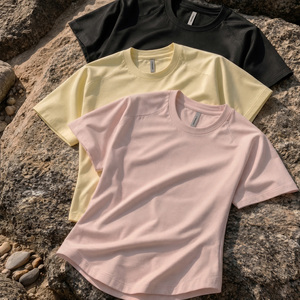 T-shirt ajusté à séchage rapide effet glacé 100 % polyester amincissant à manches courtes S M L 4 couleurs tendance - Product Image 1