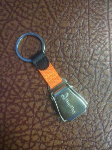 Tùy chỉnh bán buôn thương hiệu hàng không an toàn khóa kim loại máy bay dây an toàn khóa Keychain - Product Image 4