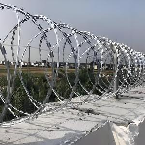 Mạ kẽm 3D dây lưới hàng rào tấm thép giá rẻ 3D kim loại an ninh vườn trellis hàn sắt kỹ thuật trang trại thể thao có sẵn - Product Image 4