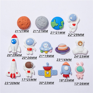 Accessoires de bijoux DIY sur le thème de l'espace, accessoires en résine de dessin animé astronaute, résine DIY pour la décoration de coques de téléphone, souvenirs artificiels - Product Image 3