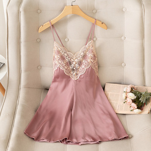 Pyjamas d'été sexy en soie pour femmes <span class=keywords><strong>de</strong></span> haute qualité Robe en dentelle à col en V Satin Vêtements <span class=keywords><strong>de</strong></span> <span class=keywords><strong>nuit</strong></span> <span class=keywords><strong>grande</strong></span> <span class=keywords><strong>taille</strong></span> pour femmes Chemise <span class=keywords><strong>de</strong></span> <span class=keywords><strong>nuit</strong></span> - Product Image 2