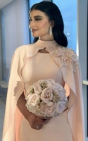 Nouvelle arrivée Robe de soirée sirène rose et blanche avec manches cape Perles arabes Fleurs Robes de soirée de mariage pour femmes