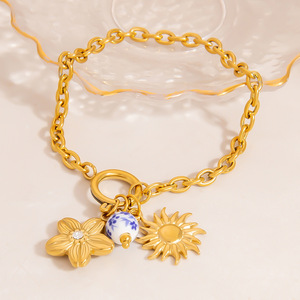 Pulsera Fina con Dijes, Cadena Dorada, Colgante de Flor y Sol, Porcelana Azul y Blanca, Joyería para Uso Diario de Mujer - Product Image 1