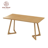 Ensemble de mobilier de restaurant moderne beige : canapés individuels, banquette, table basse ovale en bois pour salon et salle à manger