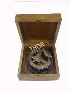 Boussole de cadran solaire en laiton et cuivre nautique 2.5 "avec boîte en bois naturel article de cadeau de poche en laiton - Product Image 4